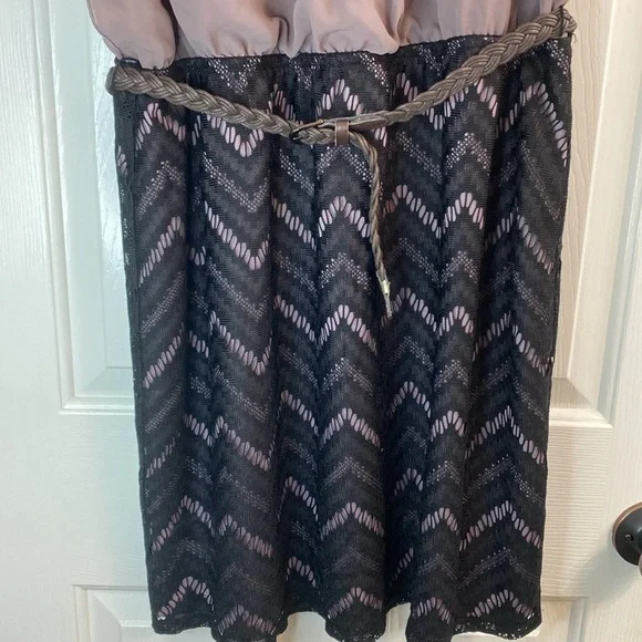 Maurice’s dress - Picture 3 of 6